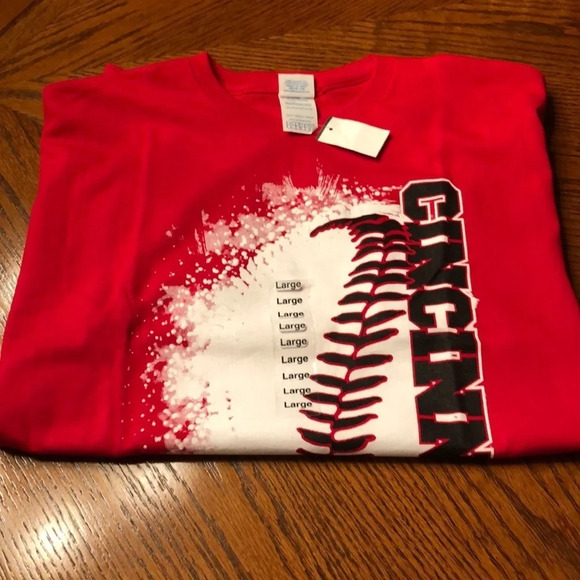 Cincinnati Reds Baseball Tee Shirt NWT - Picture 4 of 4